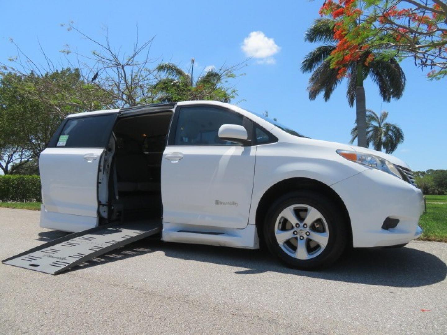 2016 White /Gray Toyota Sienna (5TDKK3DC8GS) , located at 4301 Oak Circle #19, Boca Raton, FL, 33431, (954) 561-2499, 26.388861, -80.084038 - You are looking at Gorgeous Low Mileage 2016 Toyota Sienna LE Braunability XT Handicap Van Wheelchair Van Conversion Van with 26K Original Miles, Power Side Entry Ramp with Kneeling Van Function, Passenger Side Quick Lock System (same as ez lock), Quick Release Front Seats, Floor with L Tracks, Leat - Photo#0